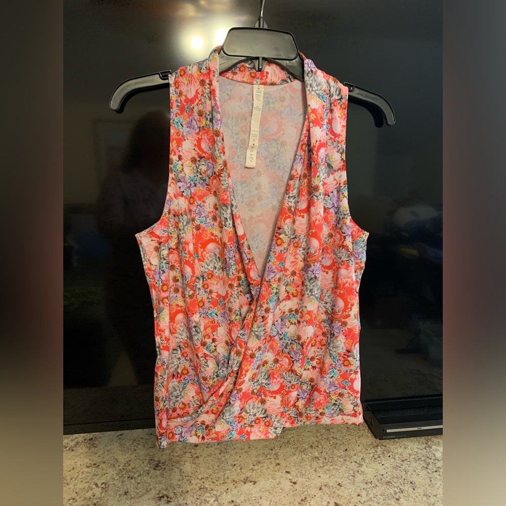 Lululemon  Floral Faux Wrap Sleeveless Tank Top Rollin Omies SZ 8